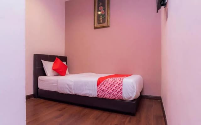 OYO 44026 98 Hotel - photo 4