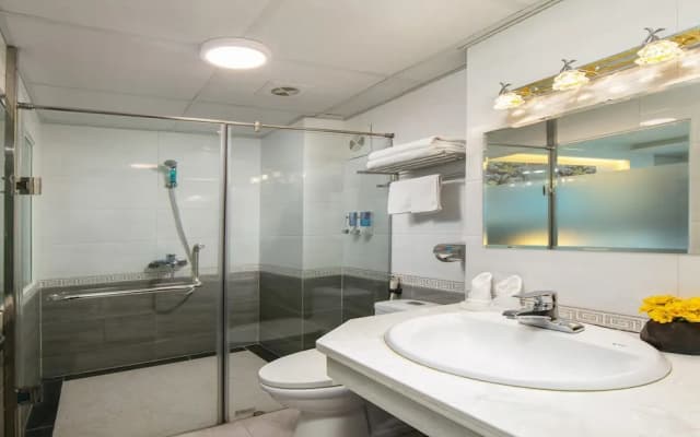 RedDoorz Plus Quang Chung Hotel - photo 5