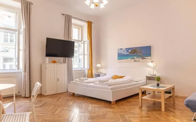 Peerles 2BR Apt. Perfectly Situated&Well Connected - photo 2