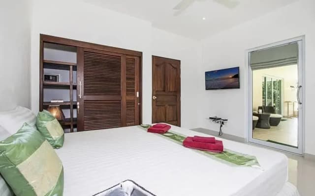 Baan Maenam Villa No 3 3 Beds - photo 2
