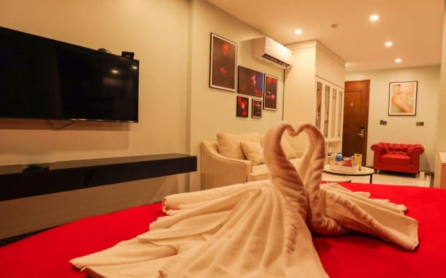 Golden Hotel - photo 4