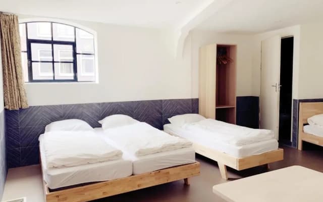 Hostel The Globe - photo 2