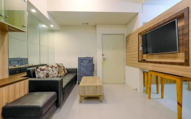Strategic 2BR Apartment with Workspace @ Season City - photo 2