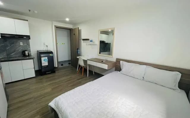 Royal Hotel & Apartment - photo 4