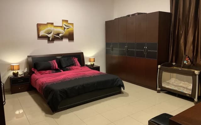 Luxury Furnished 3BR near LAKE Khalid - photo 4