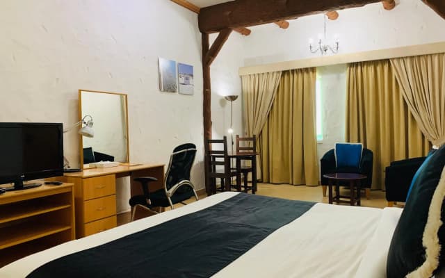 Safari Village Executive Suites - photo 3