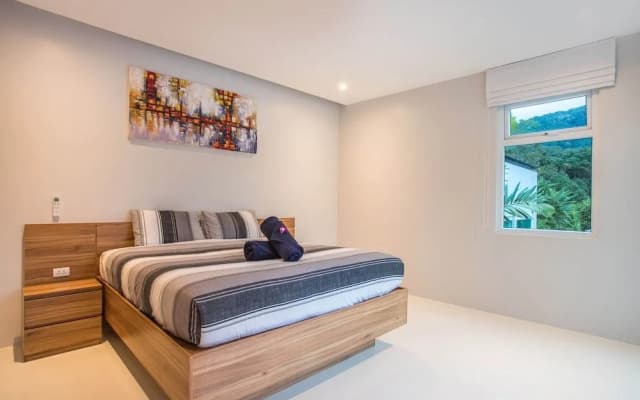 Elegant Designer 4BR Pool Villa Skylight - photo 5