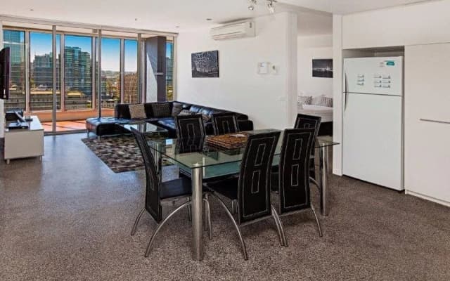 Mccrae At Docklands - photo 5