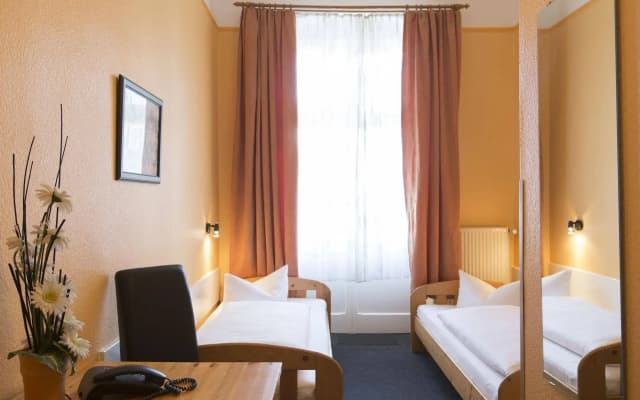 Hotel am Hermannplatz - photo 4