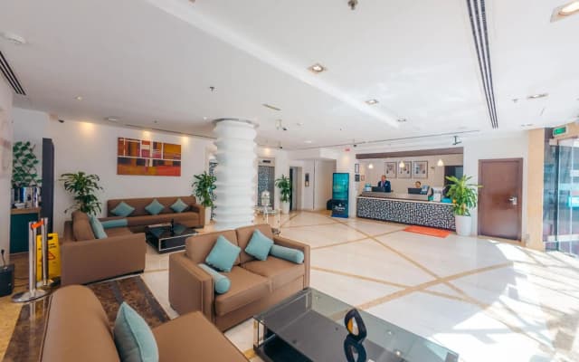 Kingsgate Hotel Abu Dhabi by Millennium - photo 2