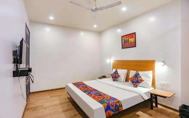 Hotel Yellow Chilli - photo 2