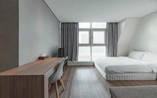 Brown Suites Hotel Sinchon Central - photo 2