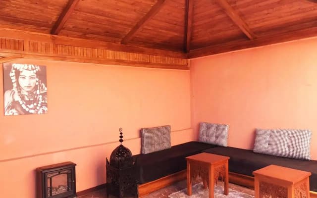 Safran flat with 2 large terraces Central Location - photo 4