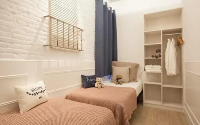 Enjoybcn Colon Apartments - photo 3