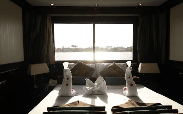 River Boat - photo 5