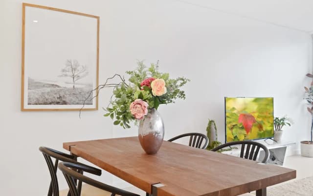Brand New Ultra Luxe Apt Next To Central CBD - photo 4