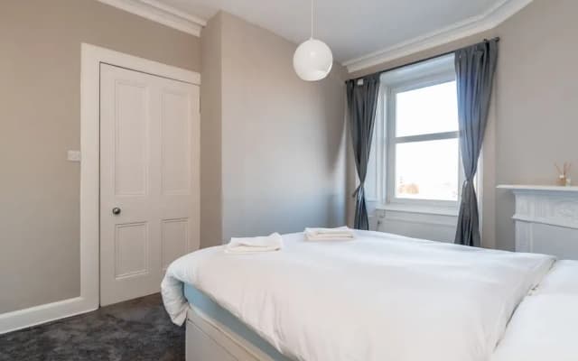 Silver Lining Charming Meadowbank Flat - photo 4