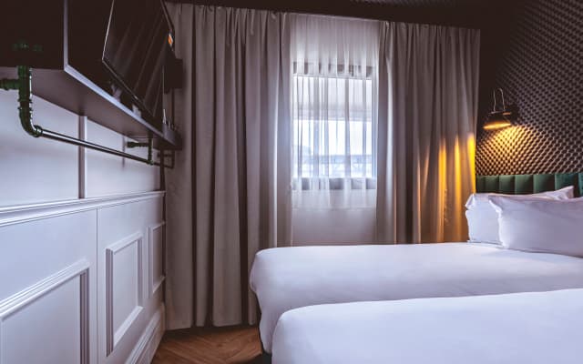 Moxy Paris La Villette Hotel - photo 3