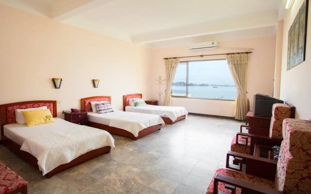 Minh Thanh Hotel - photo 2