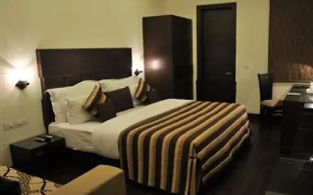 Hotel The South Hall - photo 3
