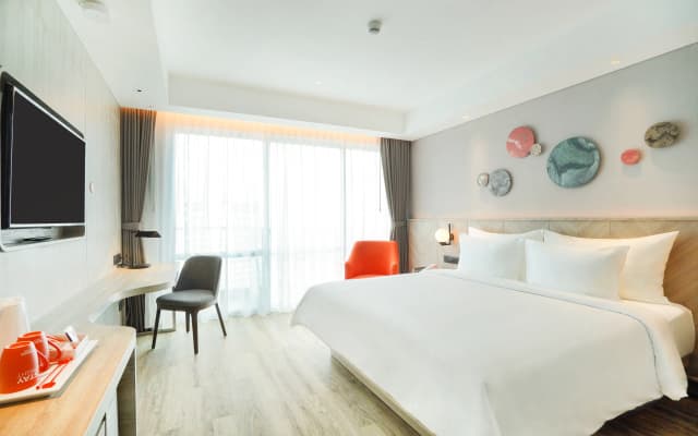 HARRIS Suites Puri Mansion Jakarta - photo 3