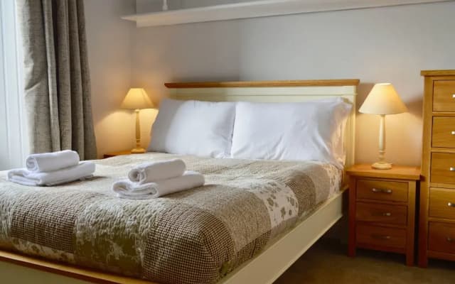 Comfortable 1 Bedroom Flat Near The Meadows - photo 3