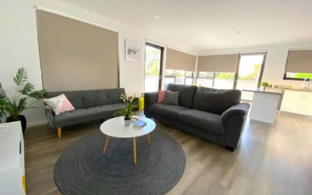 StayCentral-Heidelberg Heights Penthouse - photo 2