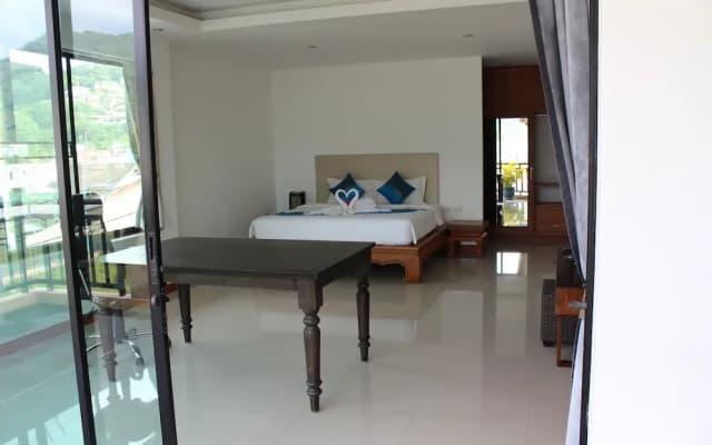 B Happy Resort - photo 3