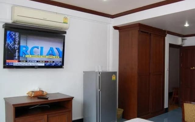 Green Hotel - photo 5