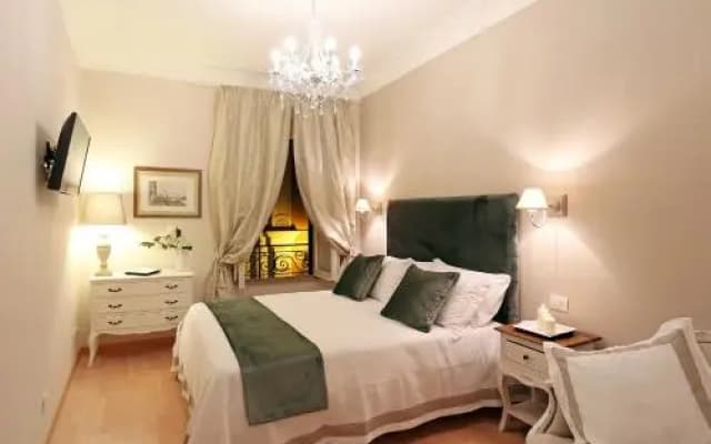 Via della Vite 2nd Floor Apartment - photo 4