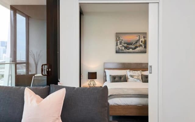 Panoramic Melbourne Views from Stylish Apartment - photo 4