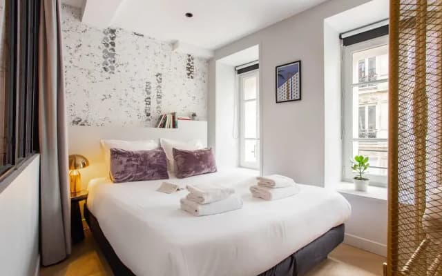 Magnificent 1 Room Apartment - photo 2