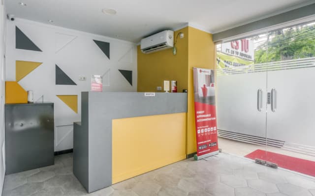 RedDoorz Plus @ Cideng Timur - photo 2