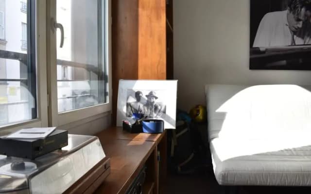 1 Bedroom Apartment in 18th Arrondissement - photo 2
