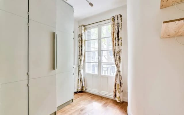 Apartment With Balcony Near Gare Montparnasse - photo 4