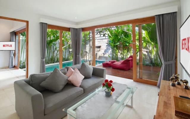 The Jimbaran Beach Villa by Ini Vie Hospitality - photo 5