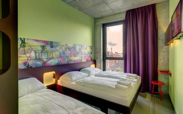 MEININGER Hotel Berlin East Side Gallery - photo 3