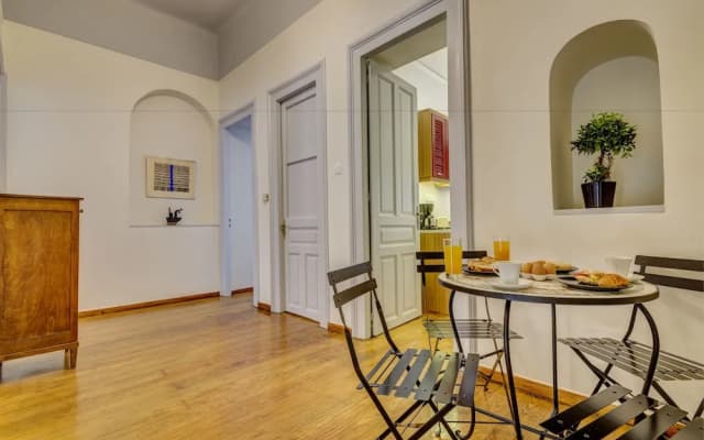 Neoclassical apartment next to Acropolis - photo 4