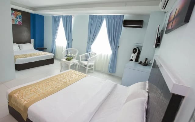 Skyview Hotel - photo 2