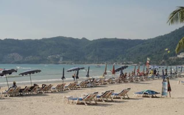 Sutra Beachfront Boutique Hotel - photo 2