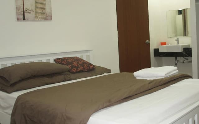 Nazlis Guesthouse @ Acapella Residence - photo 3