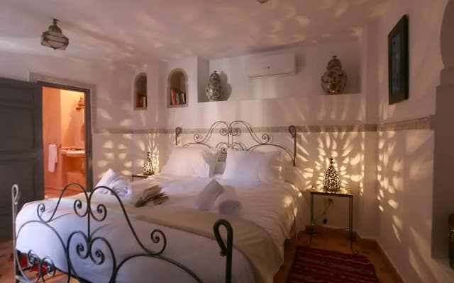 Palace Tinmel - Double Standard Room 2 - photo 4