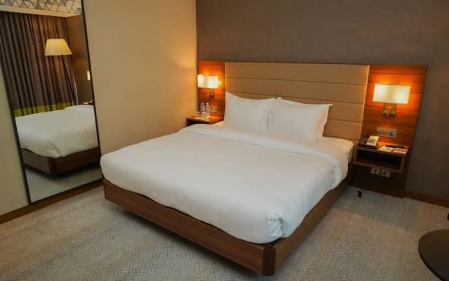 The Grand Lux Hotel - photo 2