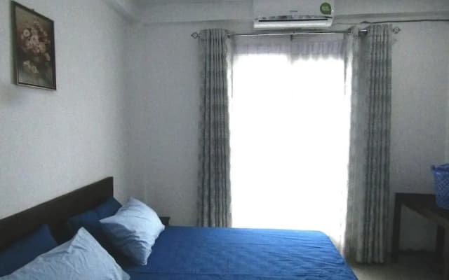 Queens Park Apartment - photo 2