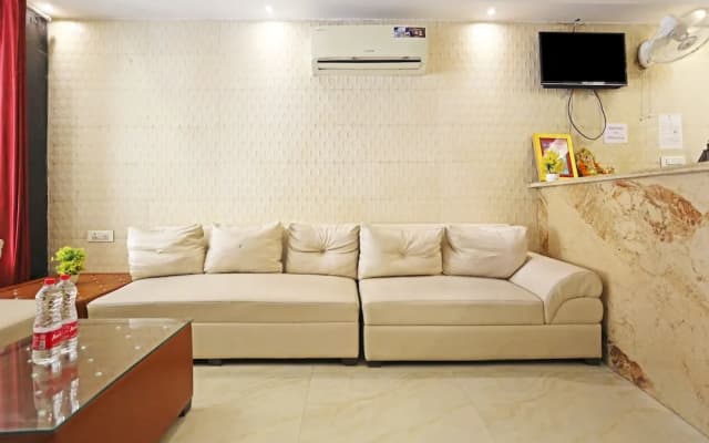 Hotel Iconic Suites - photo 3