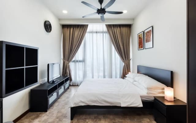 Luxurious Studio Suites @ Tun Razak - photo 3
