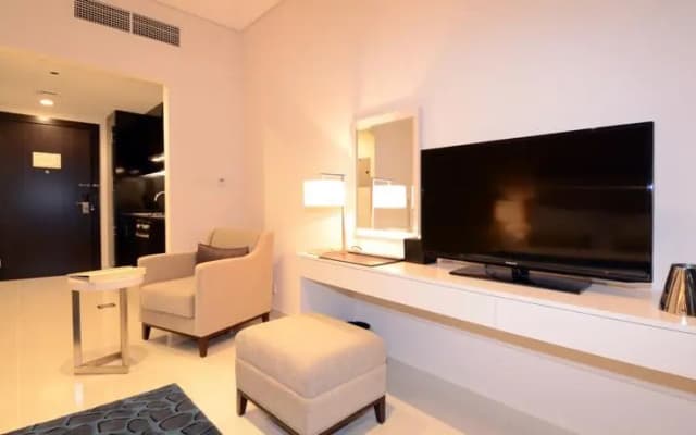 Wider View - Cour Jardin Tower - photo 3