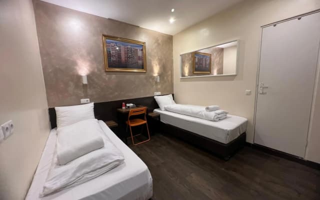 Budget Dam Hotel - photo 4