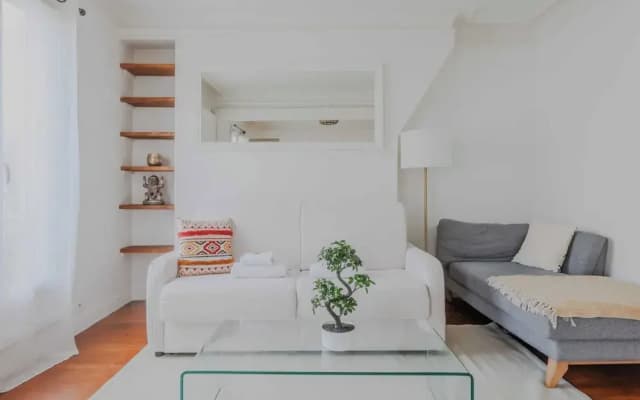 Apartment in Montmartre With 1 Room - photo 4