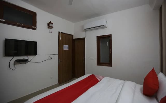 Retreat Inn by OYO Rooms - photo 3